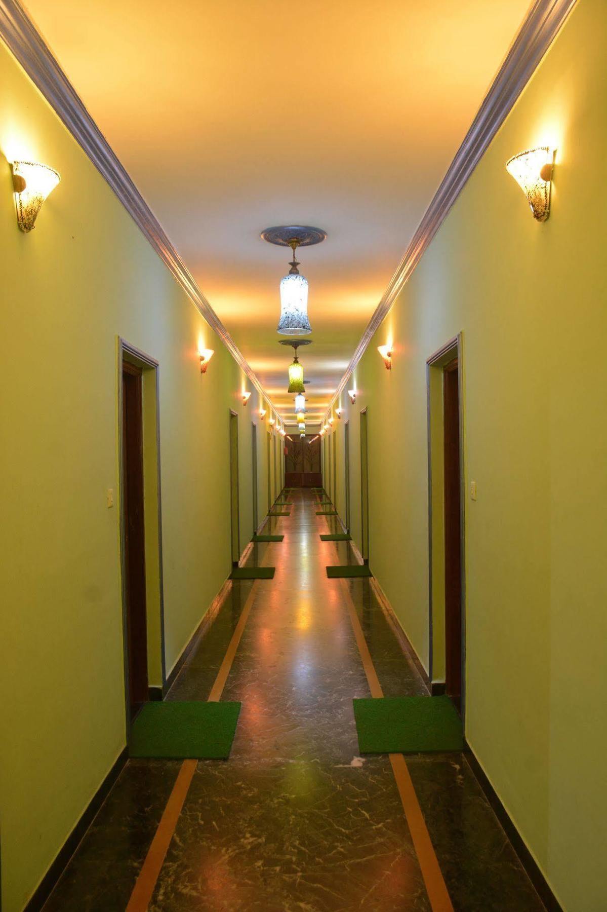 Rbr Suites 칼랑굿 외부 사진